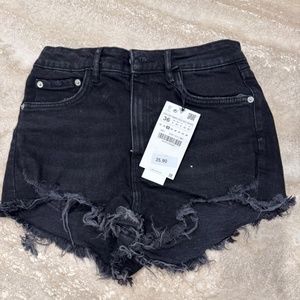 Zara hi-rise denim shorts Size 4- NWT